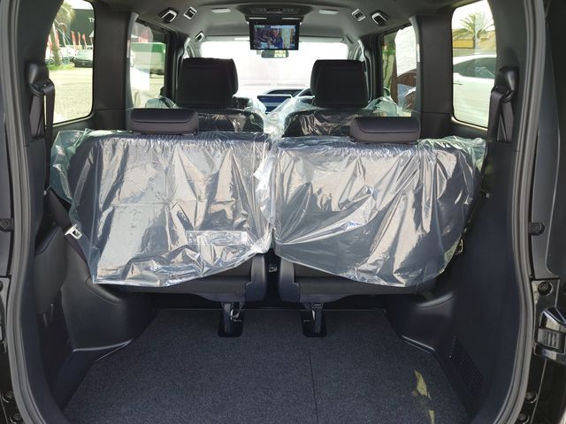 TOYOTA VOXY HYBRID 2020