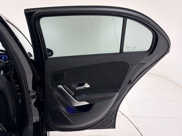 MERCEDES BENZ MERCEDES BENZ A class 2024