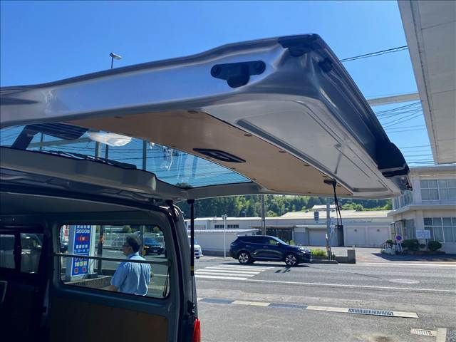 TOYOTA HIACE van 4WD 2024