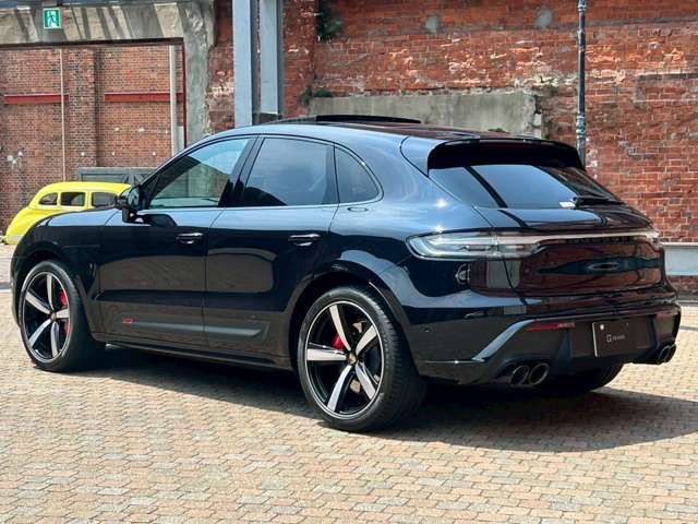 PORSCHE PORSCHE Macan 2023