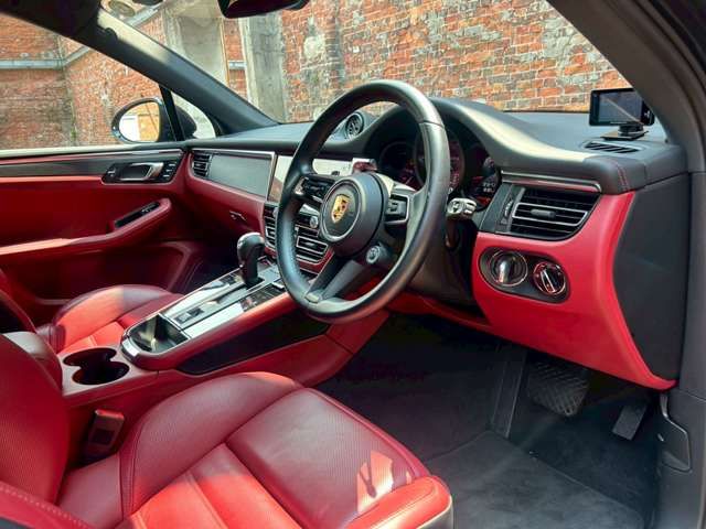 PORSCHE PORSCHE Macan 2023