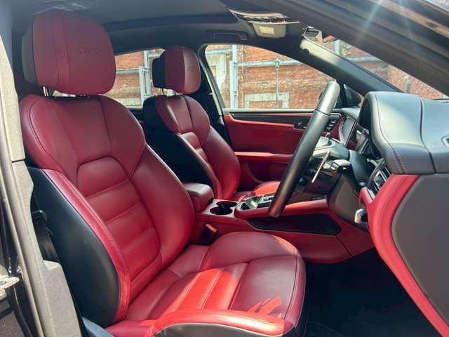 PORSCHE PORSCHE Macan 2023