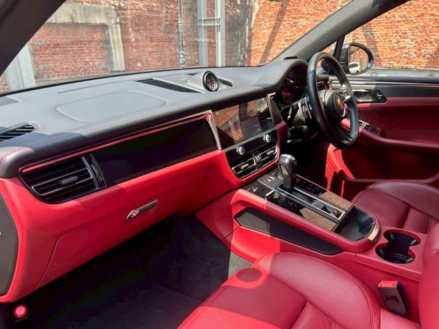 PORSCHE PORSCHE Macan 2023