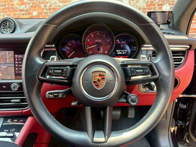 PORSCHE PORSCHE Macan 2023