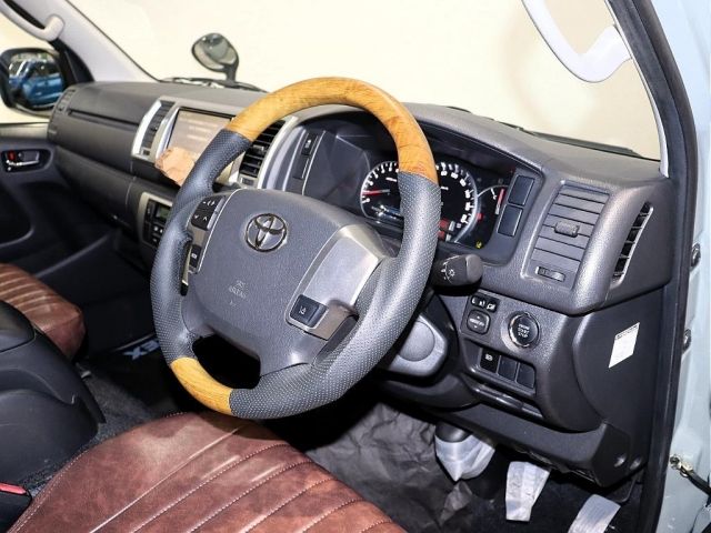 TOYOTA HIACE van 2WD 2019