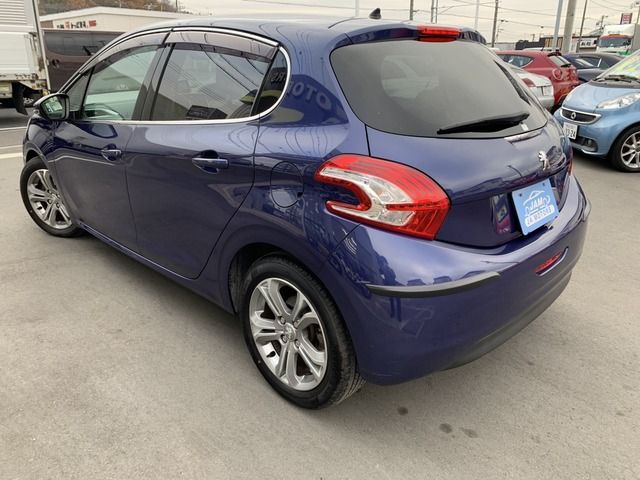 PEUGEOT PEUGEOT 208 2013