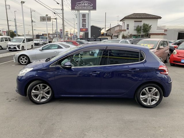 PEUGEOT PEUGEOT 208 2013