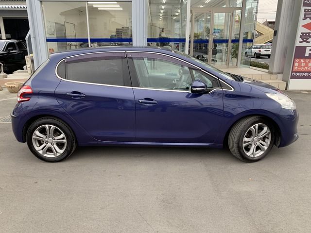 PEUGEOT PEUGEOT 208 2013