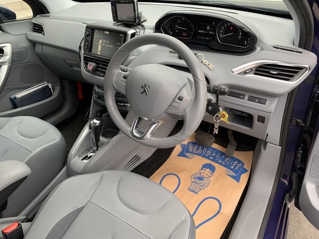 PEUGEOT PEUGEOT 208 2013