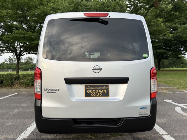 NISSAN NV350 CARAVAN 4WD 2013