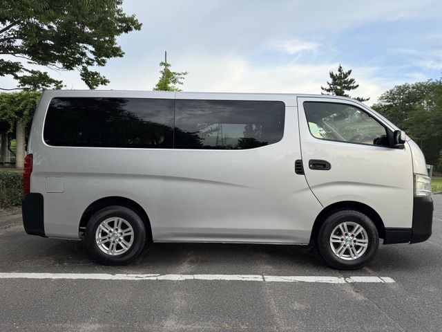 NISSAN NV350 CARAVAN 4WD 2013