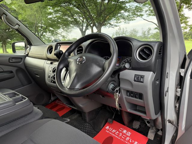 NISSAN NV350 CARAVAN 4WD 2013