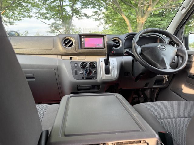 NISSAN NV350 CARAVAN 4WD 2013
