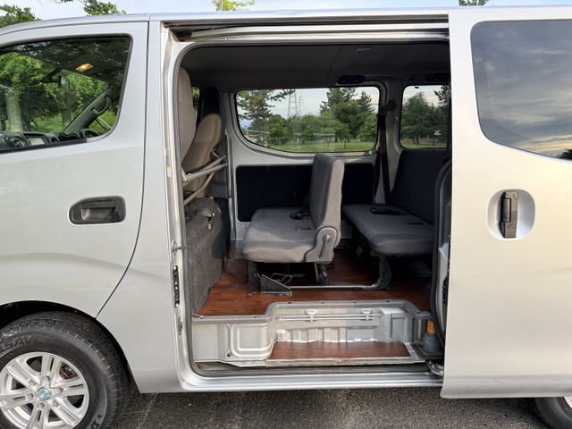 NISSAN NV350 CARAVAN 4WD 2013