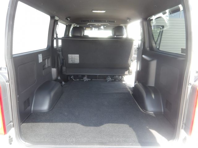 TOYOTA HIACE van 2WD 2019