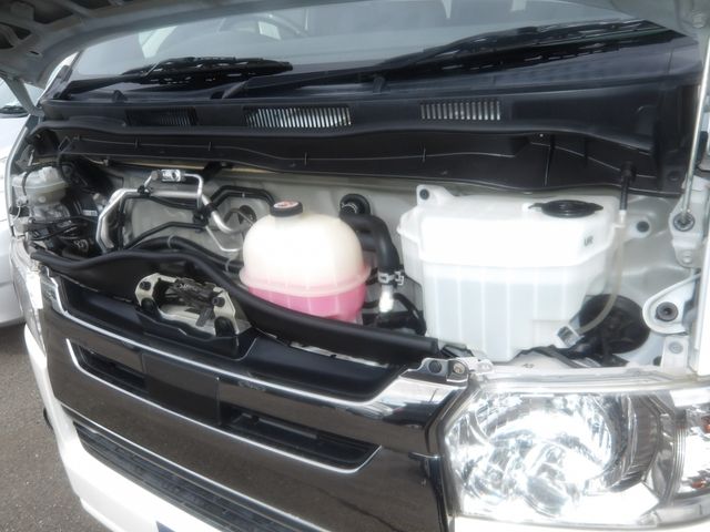 TOYOTA HIACE van 2WD 2019