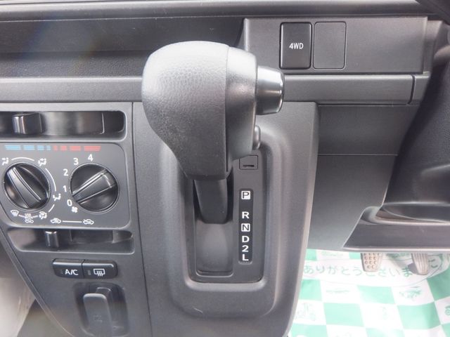 DAIHATSU HIJET CARGO 4WD 2019