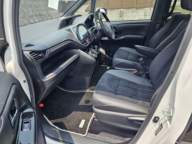 TOYOTA ESQUIRE HYBRID 2019