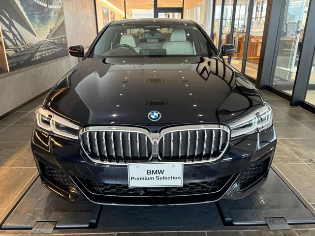 BMW BMW 5series sedan 2022