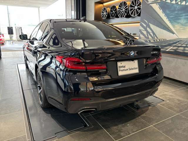 BMW BMW 5series sedan 2022