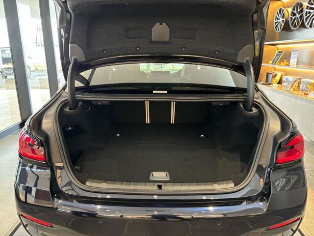 BMW BMW 5series sedan 2022