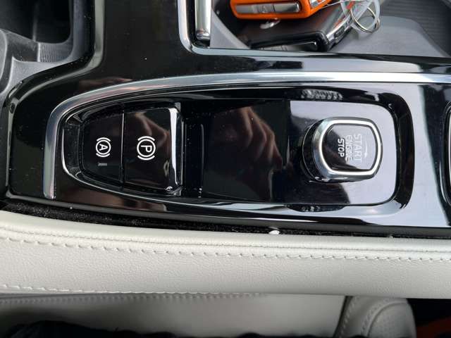 VOLVO VOLVO V60 2022