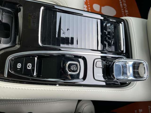 VOLVO VOLVO V60 2022