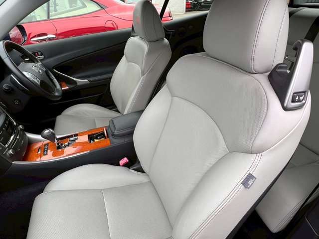 TOYOTA LEXUS IS250C 2013