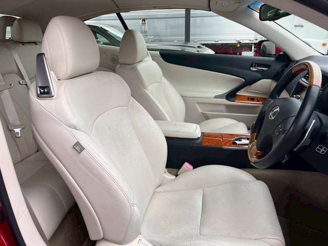 TOYOTA LEXUS IS250C 2010