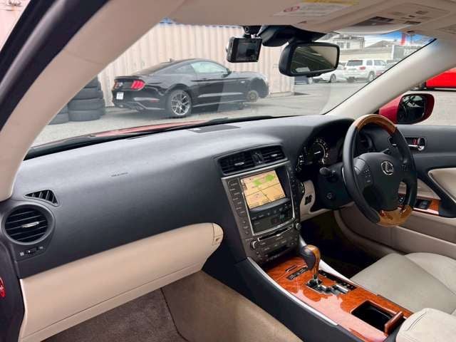 TOYOTA LEXUS IS250C 2010