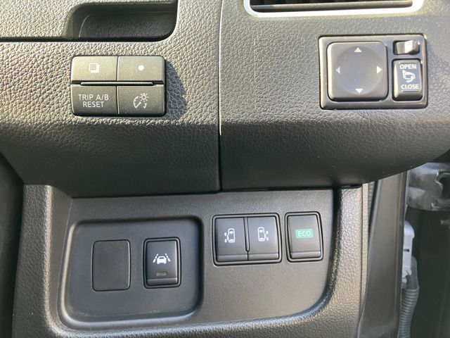 NISSAN SERENA  S-HYBRID 2014