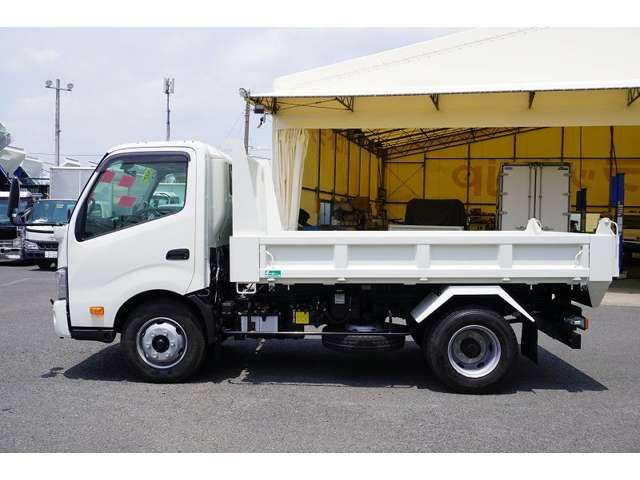 HINO DUTRO 2024