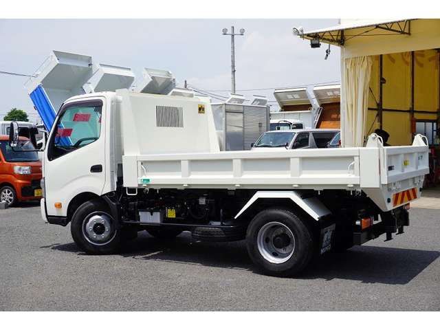 HINO DUTRO 2024