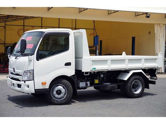 HINO DUTRO 2024