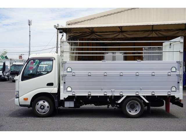 TOYOTA DYNA 2021