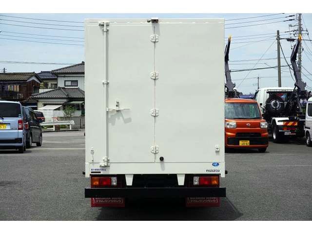 TOYOTA DYNA 2021