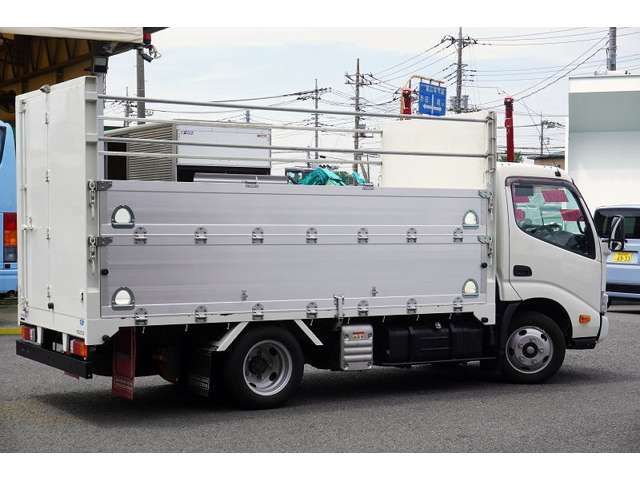 TOYOTA DYNA 2021