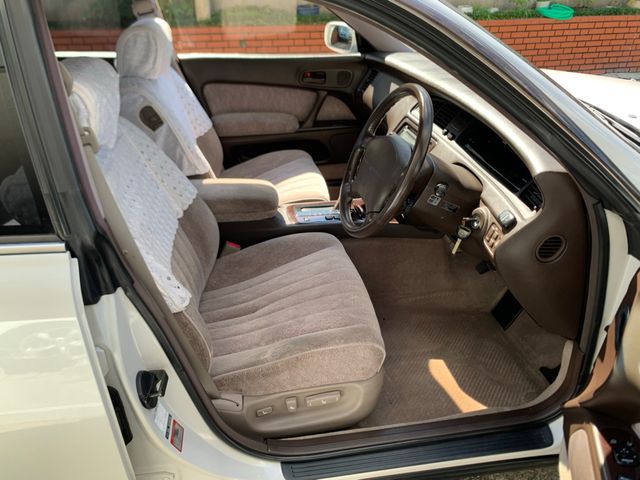 TOYOTA CROWN MAJESTA 1992