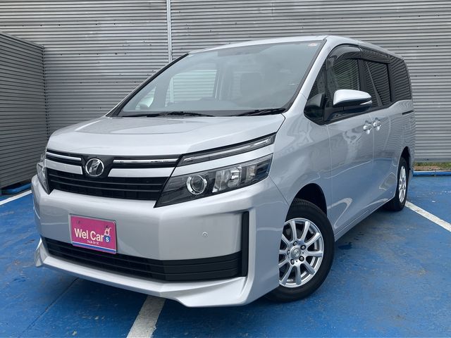 TOYOTA VOXY 4WD 2014