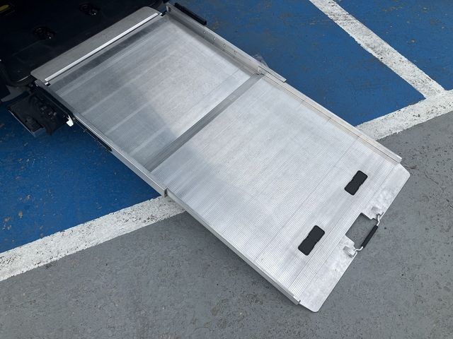 TOYOTA VOXY 4WD 2014