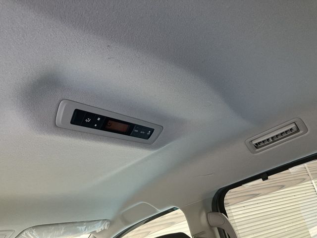 TOYOTA VOXY 4WD 2014