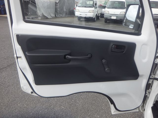 NISSAN NT100 CLIPPER 4WD 2018