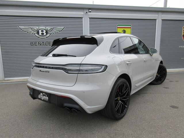 PORSCHE PORSCHE Macan 2023