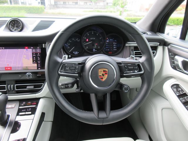 PORSCHE PORSCHE Macan 2023
