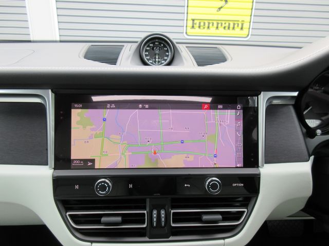 PORSCHE PORSCHE Macan 2023