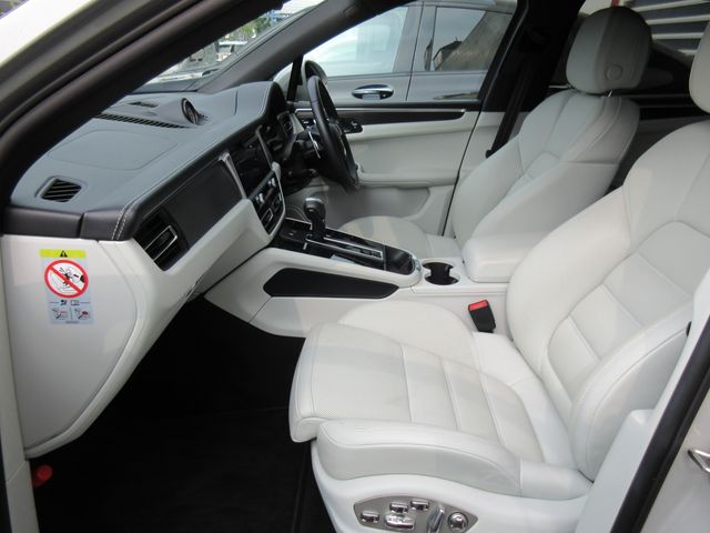 PORSCHE PORSCHE Macan 2023