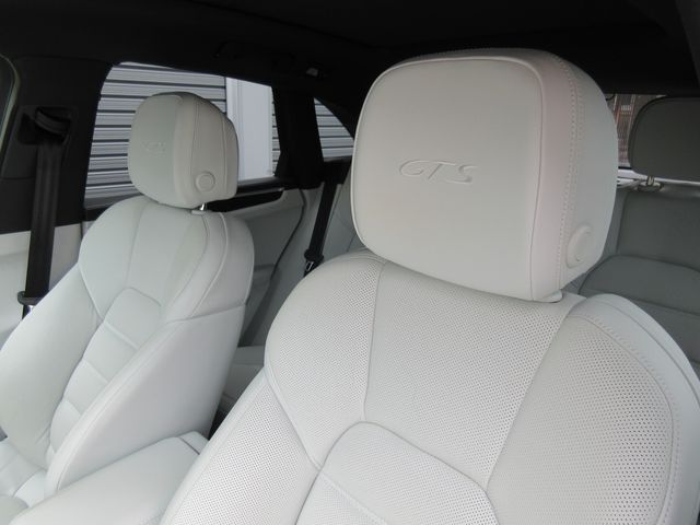 PORSCHE PORSCHE Macan 2023