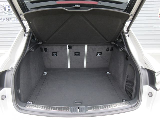 PORSCHE PORSCHE Macan 2023