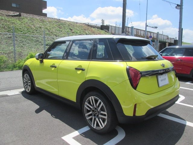 BMW MINI COOPER 5DOOR 2025