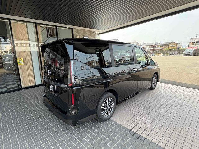 NISSAN SERENA  WG 2025